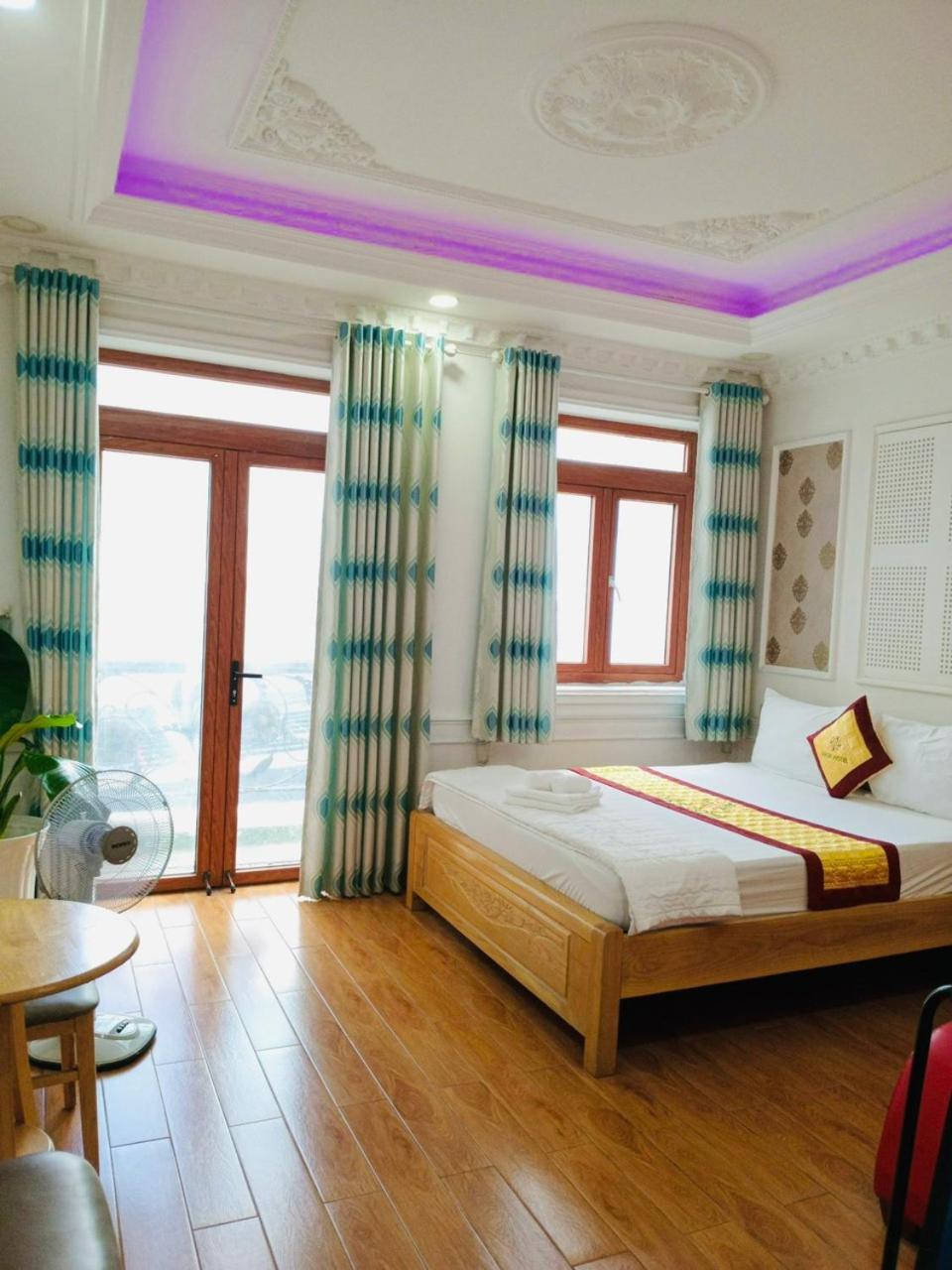 Amor Hotel Хошимин Екстериор снимка